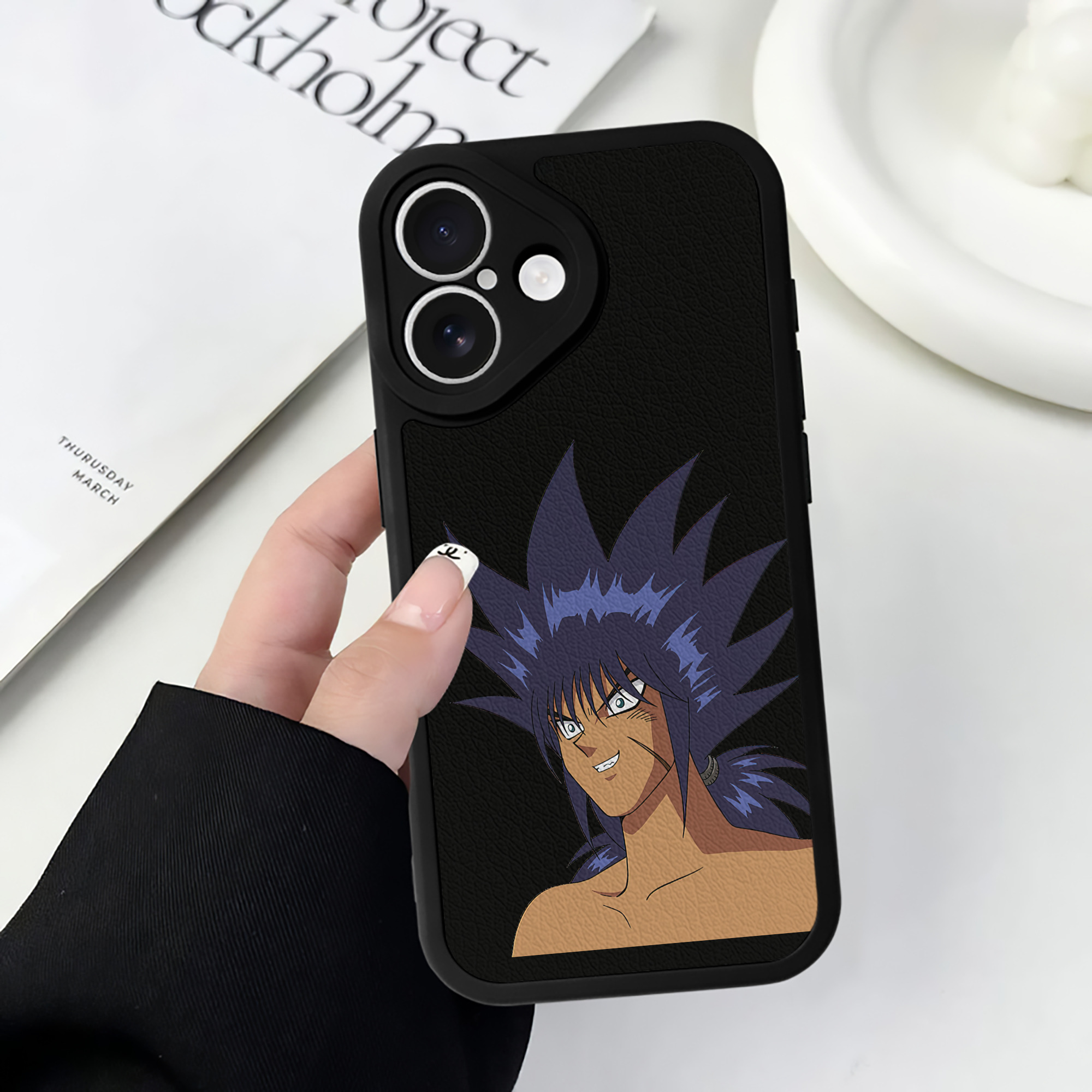 遊☆戯☆王 Yu-Gi-Oh! 【iPhone 16シリーズ対応】シリコンスマホケース（レザー調） 材質：シリコン